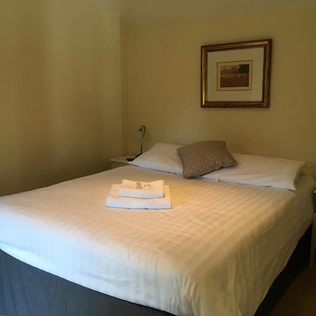 The Crown Hotel Mundford Екстериор снимка