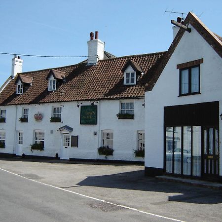 The Crown Hotel Mundford Екстериор снимка