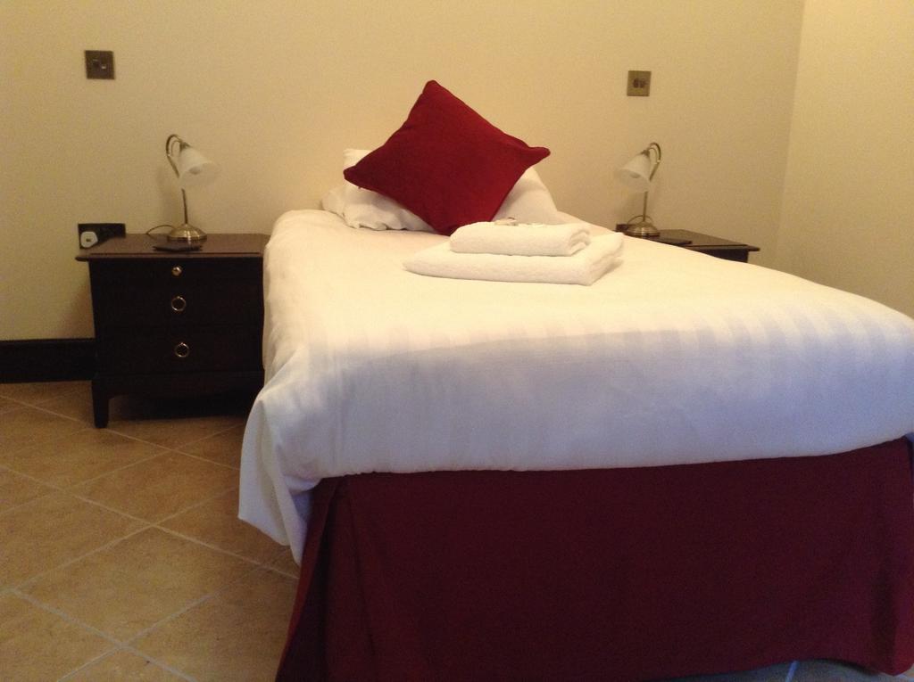 The Crown Hotel Mundford Стая снимка