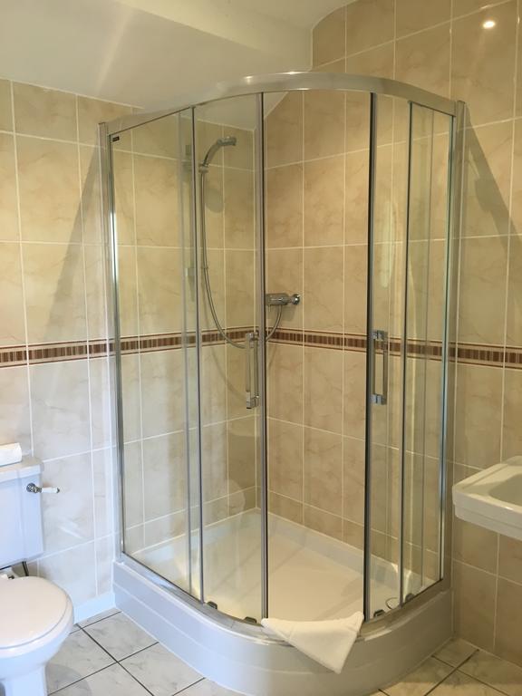 The Crown Hotel Mundford Екстериор снимка