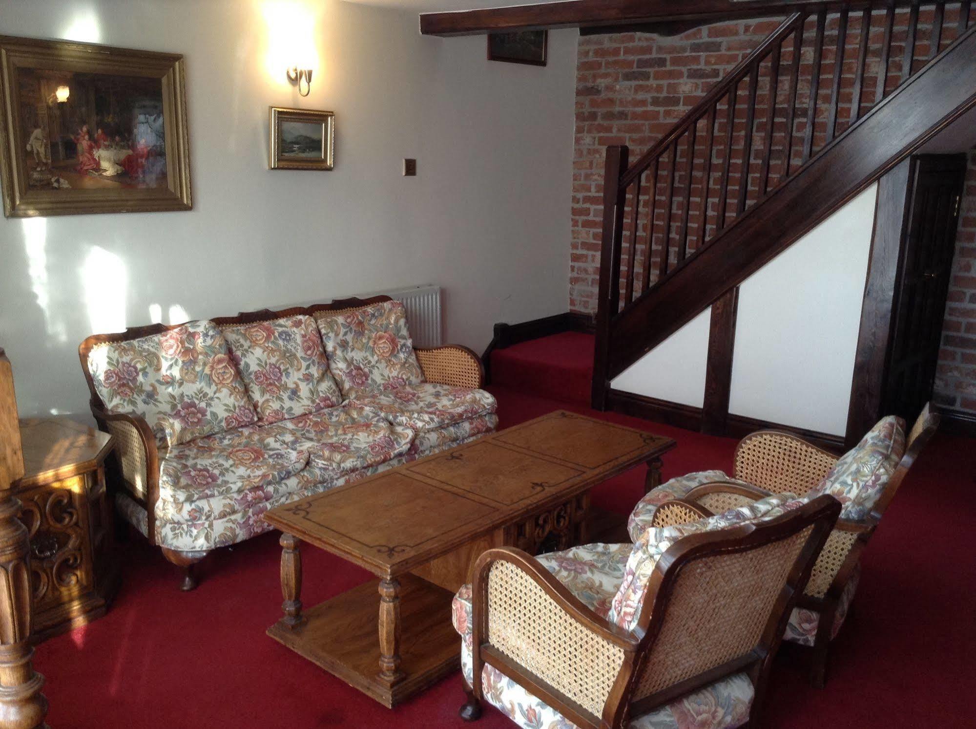 The Crown Hotel Mundford Екстериор снимка