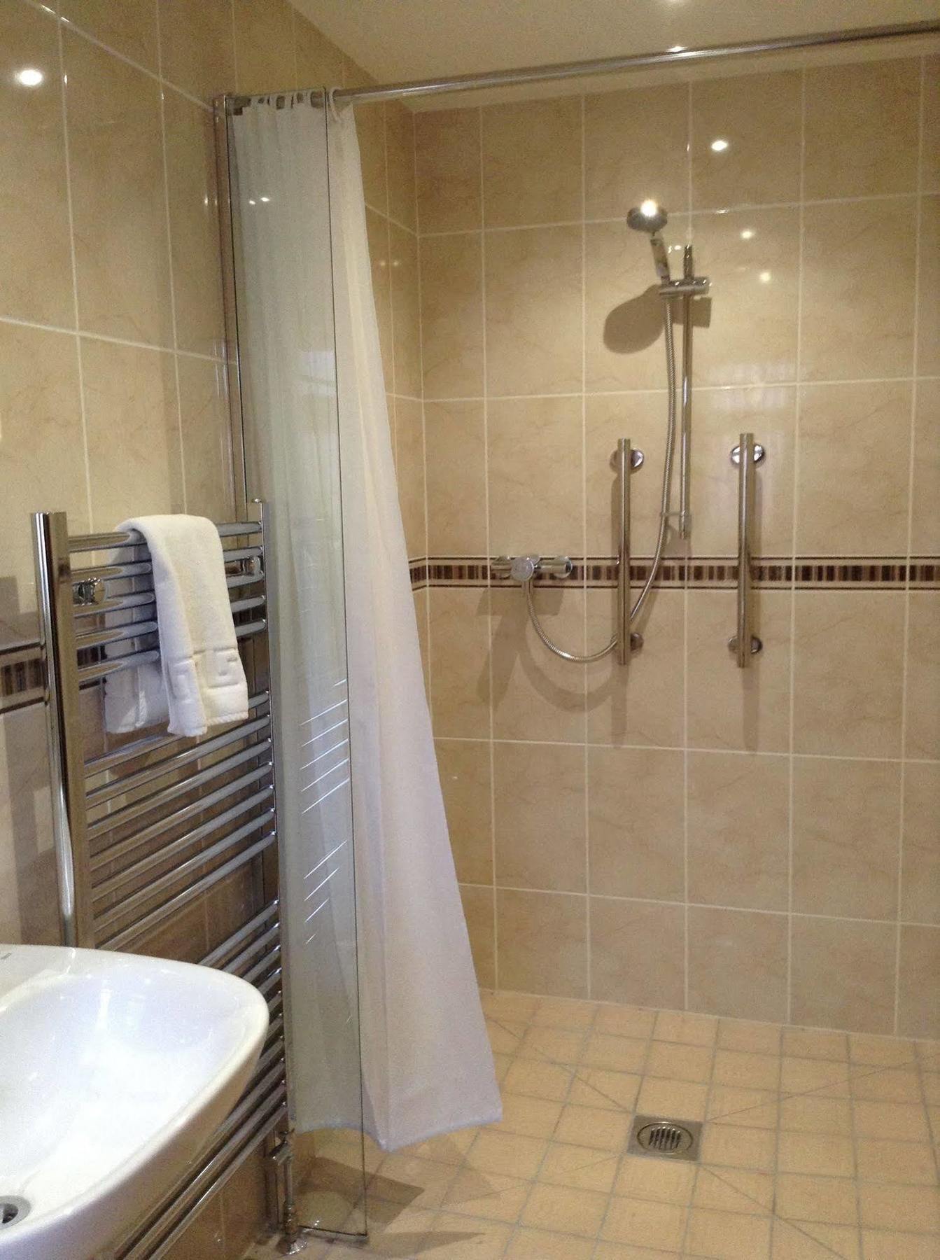 The Crown Hotel Mundford Екстериор снимка
