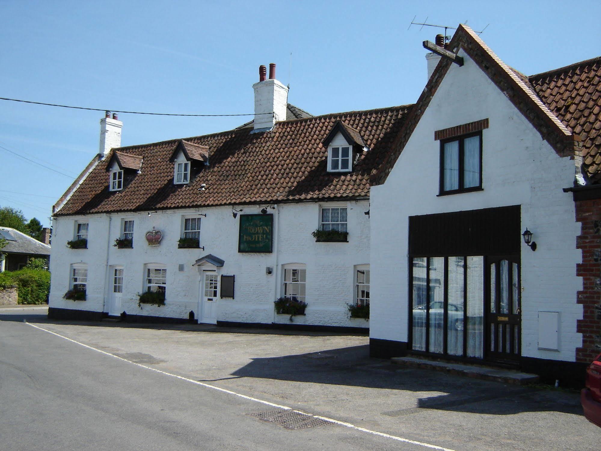 The Crown Hotel Mundford Екстериор снимка